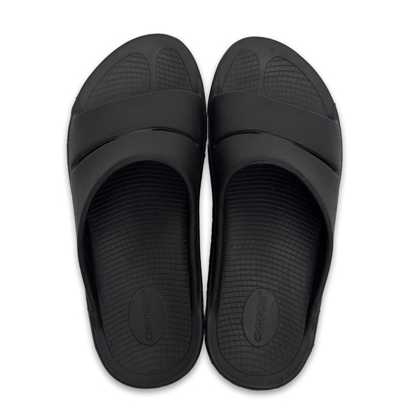 Oofos Men’s Black Sandals size 11. EU 44 - Picture 2 of 4